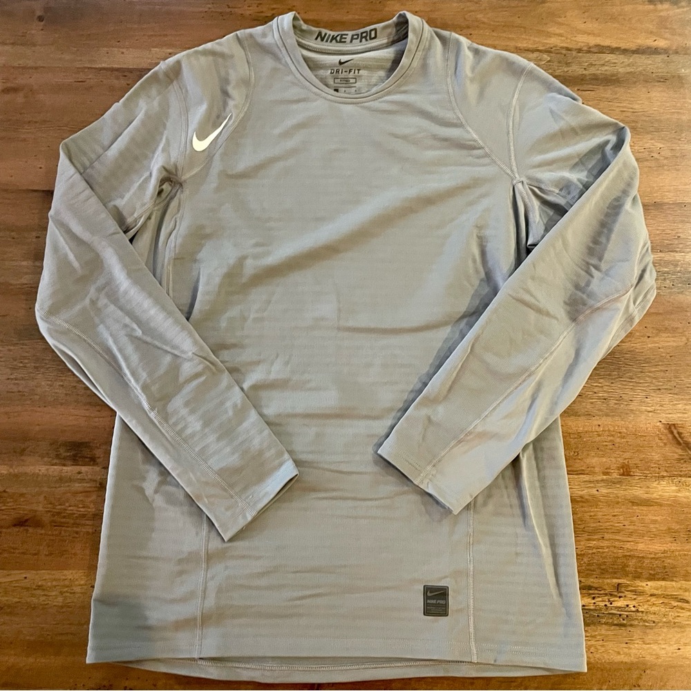 Men’s Large, Nike PRO, Fitted Long Sleeve Sweater, Barry’s Bootcamp